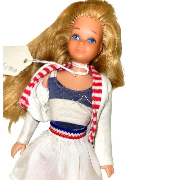 9" 1970's Vintage 9" Skipper, Barbie's Little Sister Carrying Case W/Accessories - Picture 8 of 10